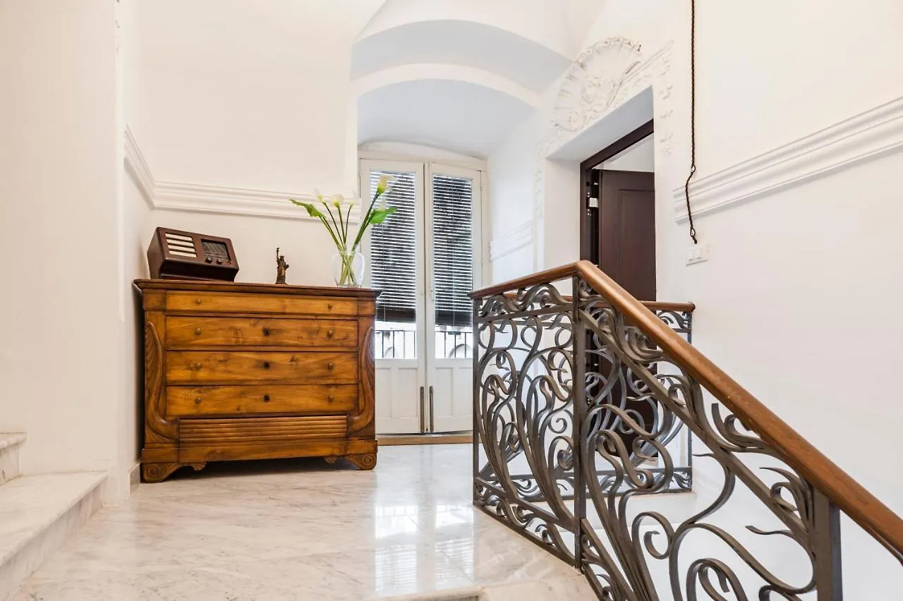 La Suite Di Piazza Dell'Universita Catánia 0*,